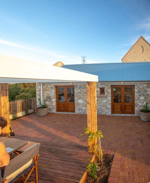 Lucy's Cottage - Broome Tourism 21