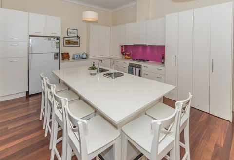 The Tudor House - Broome Tourism 8