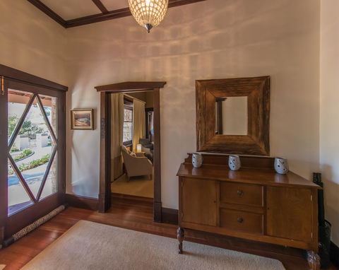 The Tudor House - Broome Tourism 4