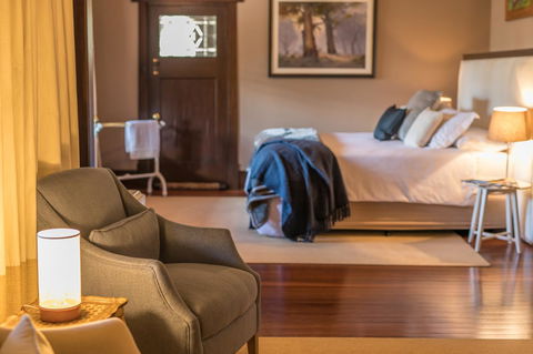 The Tudor House - Broome Tourism 1