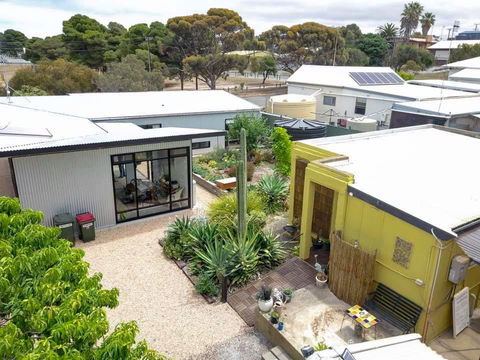 Sinclair Eco House - Broome Tourism 15