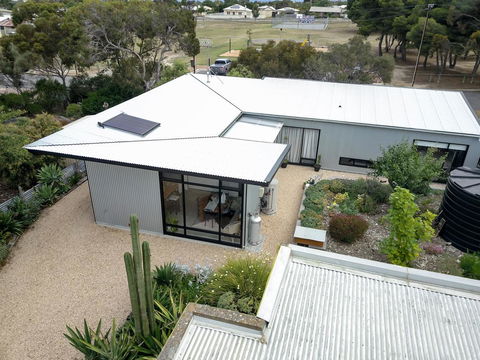 Sinclair Eco House - Broome Tourism 6