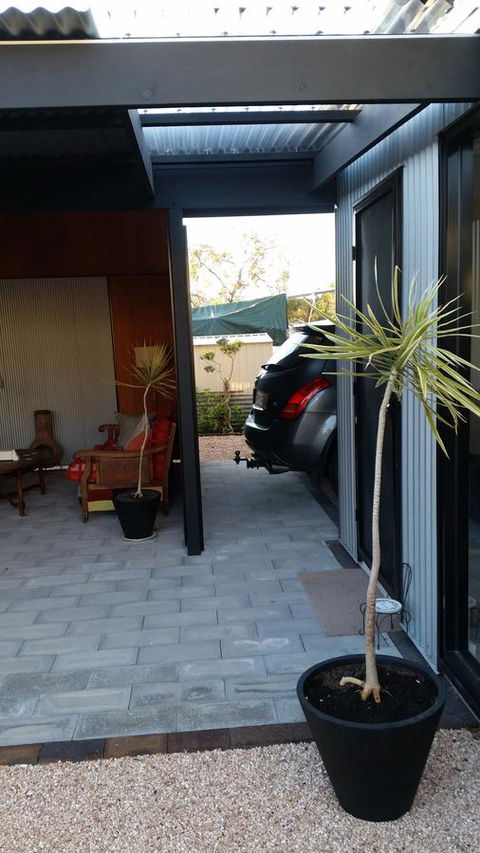 Sinclair Eco House - Broome Tourism 21