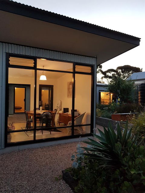 Sinclair Eco House - Broome Tourism 14