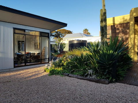 Sinclair Eco House - Broome Tourism 23