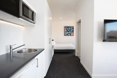 Bay 10 - Suites And Apartments - Broome Tourism 1