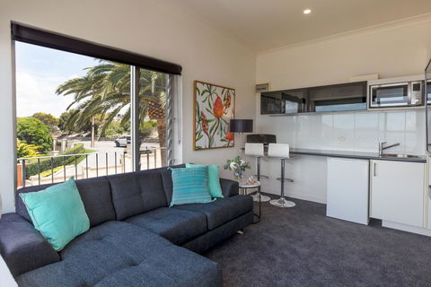 Bay 10 - Suites And Apartments - Broome Tourism 6