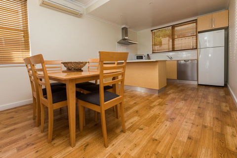 Bay 10 - Suites And Apartments - Broome Tourism 32