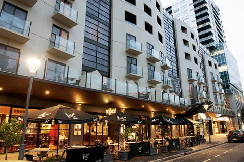 Mantra Hindmarsh Square - Broome Tourism 3