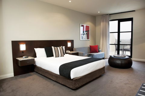 Mantra Hindmarsh Square - Broome Tourism 12