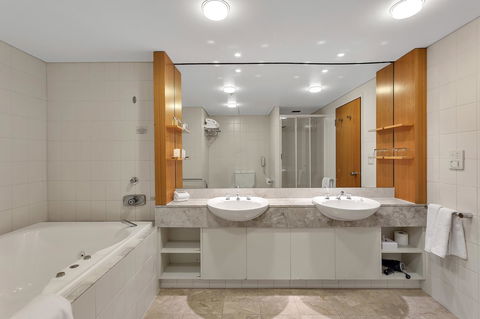 Stamford Plaza Adelaide - Broome Tourism 20