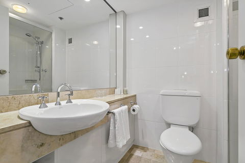 Stamford Plaza Adelaide - Broome Tourism 19