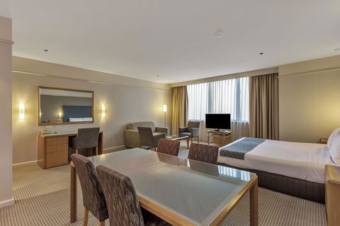 Stamford Plaza Adelaide - Broome Tourism 31