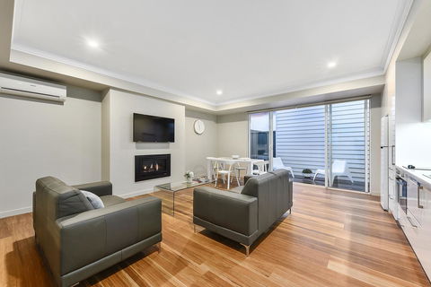 Aloha Central Luxury Apartments - Broome Tourism 6