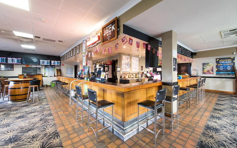 Nightcap At Rose & Crown Hotel - Broome Tourism 30