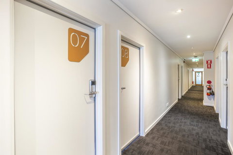 Nightcap At Rose & Crown Hotel - Broome Tourism 24