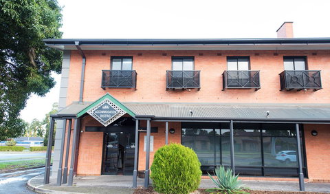 Nightcap At Rose & Crown Hotel - Broome Tourism 36