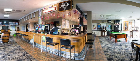 Nightcap At Rose & Crown Hotel - Broome Tourism 8