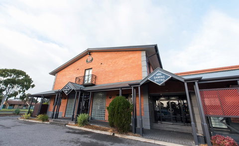 Nightcap At Rose & Crown Hotel - Broome Tourism 32