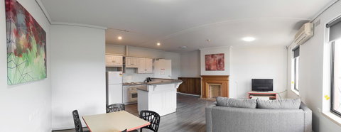 Nightcap At Rose & Crown Hotel - Broome Tourism 25