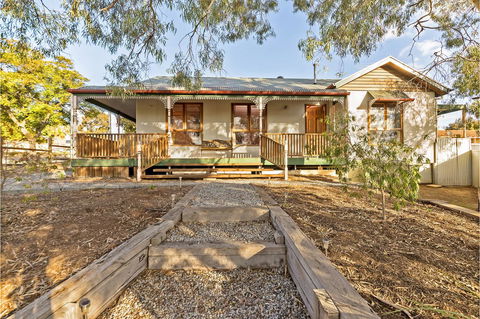 Rustic On 13th - Broome Tourism 0