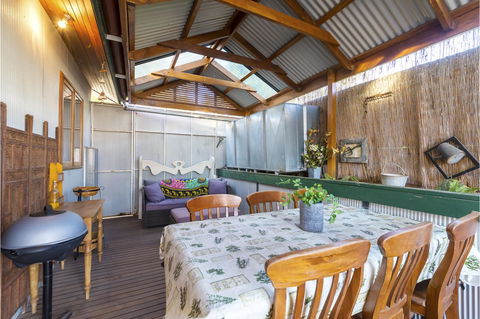 Rustic On 13th - Broome Tourism 9