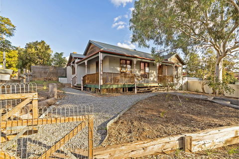 Rustic On 13th - Broome Tourism 1