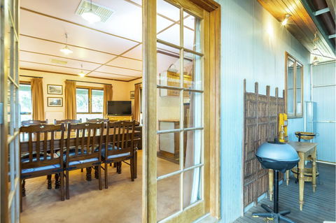 Rustic On 13th - Broome Tourism 11