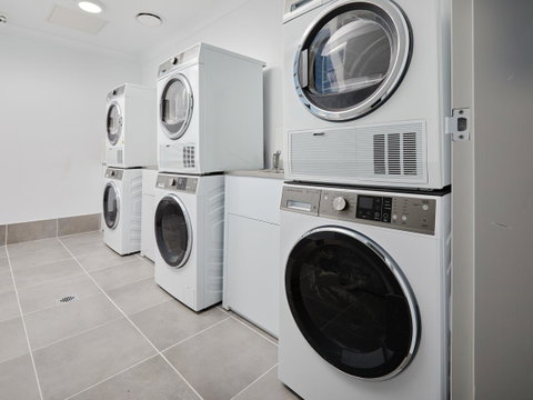 East Maitland Executive Apartments - Broome Tourism 0