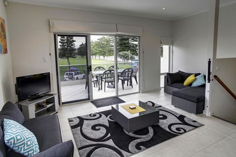 Tasman Beachside Apartment - Broome Tourism 4