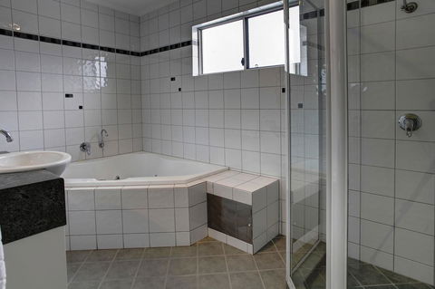 Tasman Beachside Apartment - Broome Tourism 10