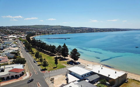 Tasman Beachside Apartment - Broome Tourism 1