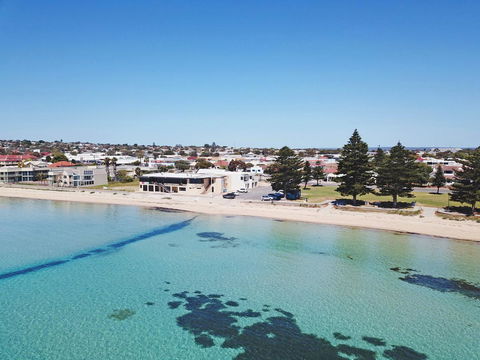 Tasman Beachside Apartment - Broome Tourism 12