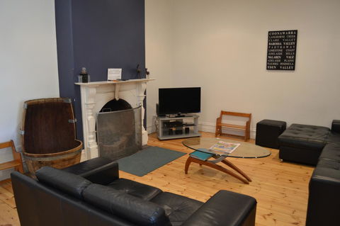 Tin House In Tanunda - Broome Tourism 1