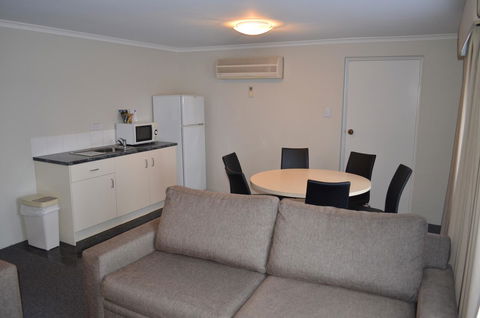 Arkana Motor Inn & Terrace Apartments - Broome Tourism 11
