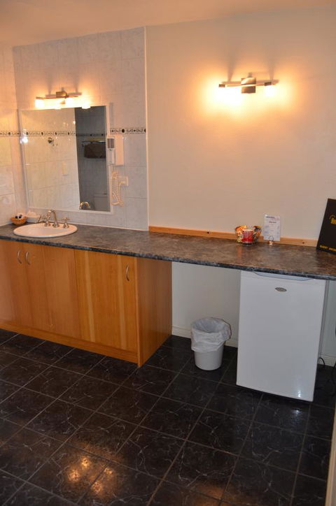 Arkana Motor Inn & Terrace Apartments - Broome Tourism 37