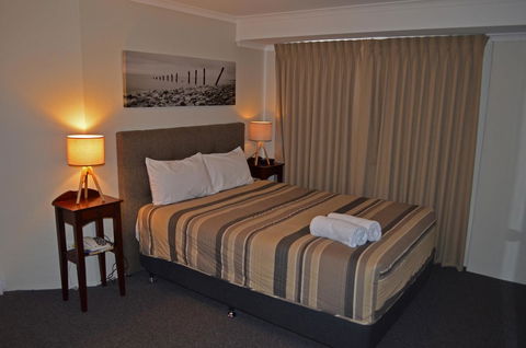 Arkana Motor Inn & Terrace Apartments - Broome Tourism 1