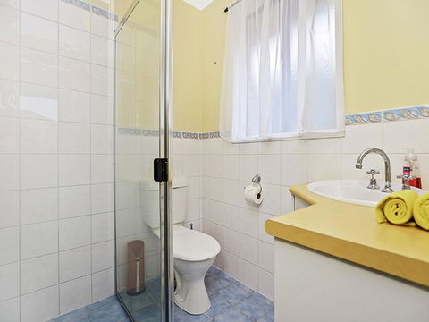 Lakeside - Encounter Bay - Broome Tourism 14