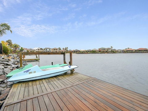 Lakeside - Encounter Bay - Broome Tourism 0
