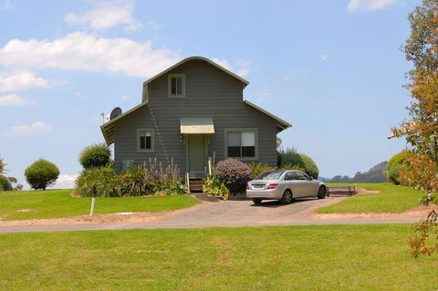 SkyView Villa - Broome Tourism 32