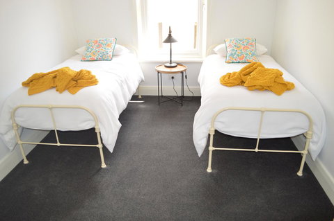 Two Cow Cottage Bed & Breakfast - Broome Tourism 20