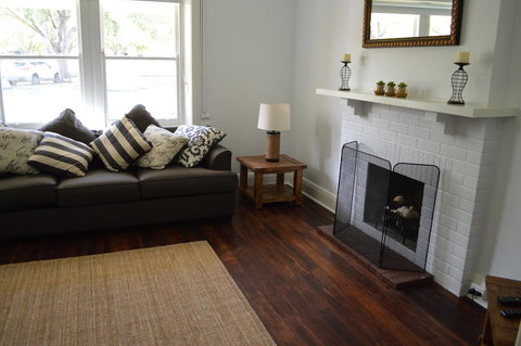 Two Cow Cottage Bed & Breakfast - Broome Tourism 27