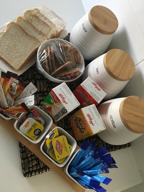 Two Cow Cottage Bed & Breakfast - Broome Tourism 9