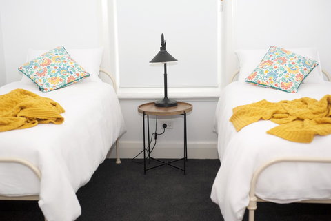 Two Cow Cottage Bed & Breakfast - Broome Tourism 29