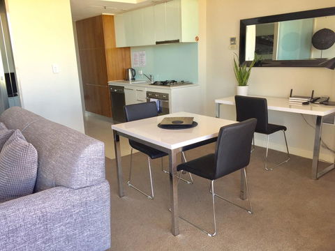 Adelaide DressCircle Apartments - North Terrace - Broome Tourism 15