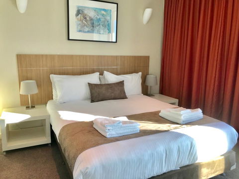 Adelaide DressCircle Apartments - North Terrace - Broome Tourism 5