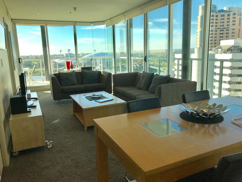 Adelaide DressCircle Apartments - North Terrace - Broome Tourism 9