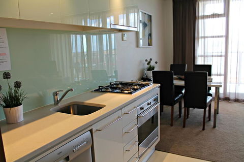 Adelaide DressCircle Apartments - North Terrace - Broome Tourism 28