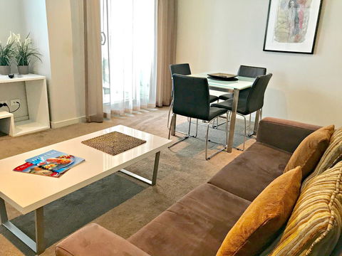 Adelaide DressCircle Apartments - North Terrace - Broome Tourism 19