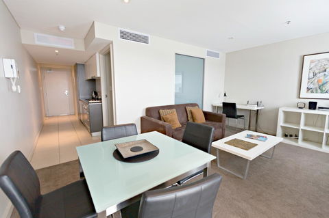 Adelaide DressCircle Apartments - North Terrace - Broome Tourism 12
